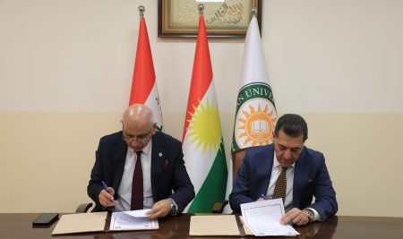 البروفيسور الدكتور أمجد صابر الدلوي رئيس جامعة جيهان-أربيل يوقع تجديد مذكرة التفاهم الأكاديمي مع جامعة المستقبل