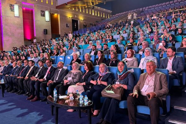 Cihan University–Erbil Students Attend Breast Cancer Summit (3)