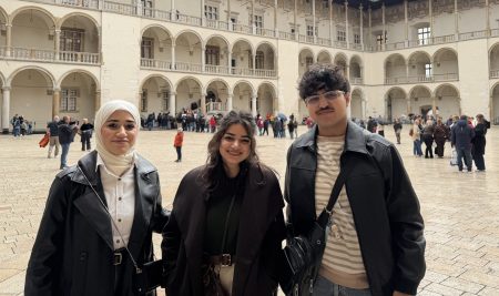 فێرخوازانی زانکۆی جیهان-هەولێر بە سەردانێکی زانستی و، کەلتووری قەڵای واڤێل لە پۆڵەندا بەسەردەکەنەوە