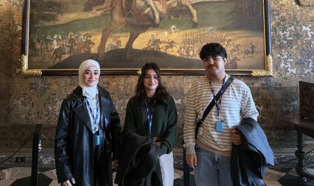 طلبة جامعة جيهان-أربيل يقومون بزيارة علمية وثقافية إلى قلعة وافل التاريخية في بولندا