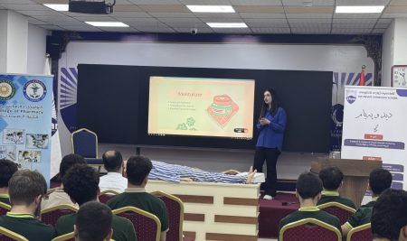 طلبة كلية الصيدلة ينظمون ندوة توعوية صحية وتطبيقات عملية في الإسعافات الأولية في إعدادية ژيار الأهلية