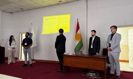 طلبة من قسم علوم الحاسوب ينظمون ندوة علمية حول التعليم المدعوم بالذكاء الاصطناعي في معهد هولير