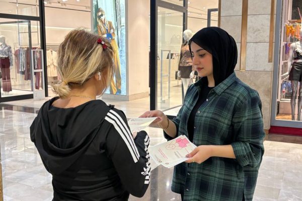 Department of Graphic Design Students Conduct a Cancer Awareness Campaign at Gulan Mall (3)
