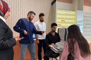 Department of Optometry and Vision Techniques Students Visit Istanbul Optic Center (4)