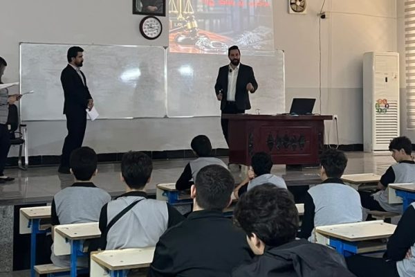 Law Department Students Conduct an Awareness Seminar on the Dangers of Narcotics (1)