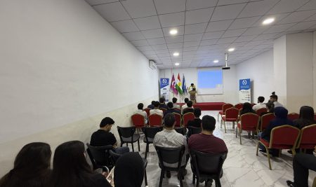 فێرخوازانی بەشی ڕاگەیاندن چالاکییەکی زانستی لەسەر ژیریی دەستکرد لە پەیمانگەی نیشتمانی تەکنیکیی ناحکومی بەڕێوەدەبەن
