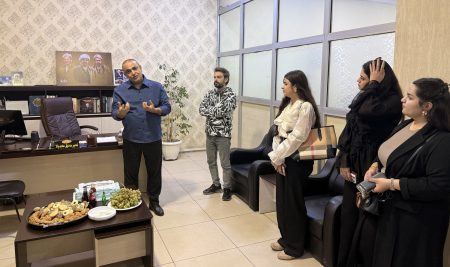 فێرخوازانی بەشی ڕاگەیاندن  ڕادیۆی دهۆك بەسەر دەكەنەوە