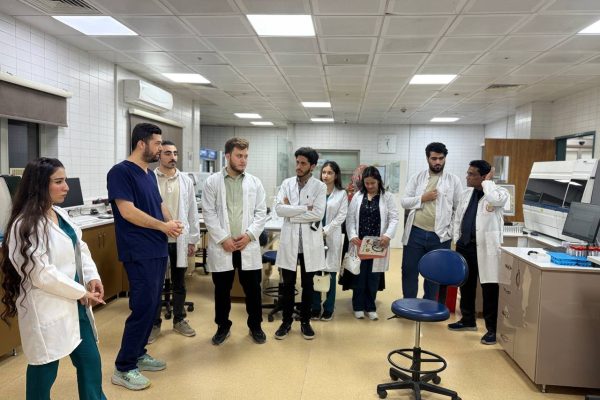 Medical Microbiology Department Students Visit PAR Hospital (3)