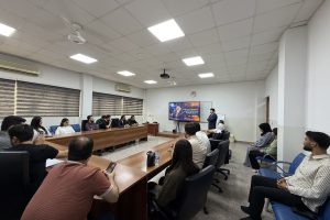 بەشی ڕاگەیاندن چالاكییەك دەربارەی ئاڵنگارییەكانی بەردەم بێژەر و پێشكەشكاری تەلەفزیۆنیی ڕێكدەخات-١