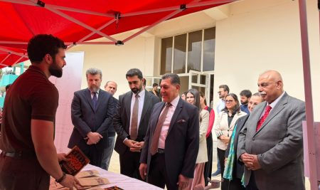 البروفيسور الدكتور أمجد صابر الدلوي رئيس جامعة جيهان-أربيل يفتتح معرضاً للمنتجات الغذائية بمناسبة اليوم العالمي للغذاء