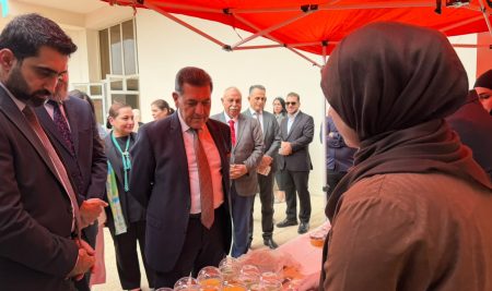 پرۆفیسۆر دکتۆر ئەمجەد سابر دەلۆ سەرۆکى زانکۆى جیهان-هەولێر پیشانگەیەکى خۆراکی بە بۆنەی ڕۆژی جیهانیی خۆراکەوە کردەوە